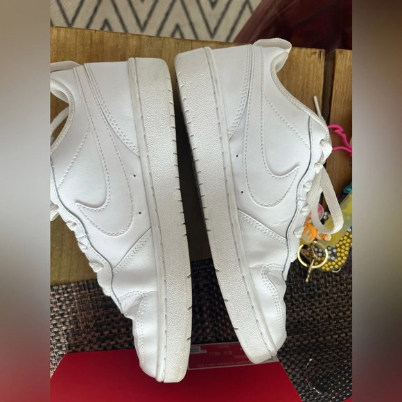 Nike Shoes - Nike court low 2 GS